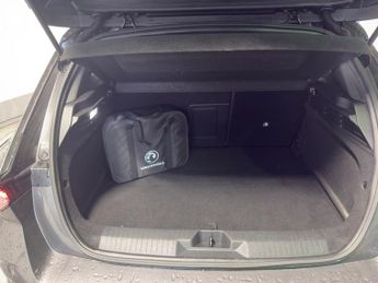 Vauxhall Astra Electric 54kwh Ultimate Hatchback 5dr Electric Auto (156 Ps)