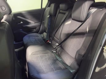 Vauxhall Astra Electric 54kwh Ultimate Hatchback 5dr Electric Auto (156 Ps)