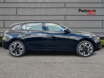 Vauxhall Astra Electric 54kwh Design Hatchback 5dr Electric Auto (156 Ps)