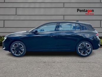 Vauxhall Astra Electric 54kwh Design Hatchback 5dr Electric Auto (156 Ps)