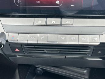 Vauxhall Astra Electric 54kwh Design Hatchback 5dr Electric Auto (156 Ps)