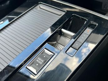 Vauxhall Astra Electric 54kwh Design Hatchback 5dr Electric Auto (156 Ps)