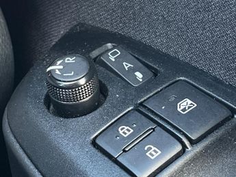 Toyota Yaris Cross 1.5 Vvt H Excel Suv 5dr Petrol Hybrid E CVT Euro 6 (s/s) (116 Ps