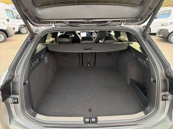 Volkswagen Passat Estate 1.5 Tsi Ehybrid 19.7kwh R Line Estate 5dr Petrol Plug In Hybrid 