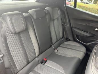 Peugeot 2008 SUV 1.2 Puretech Allure Suv 5dr Petrol Eat Euro 6 (s/s) (130 Ps)