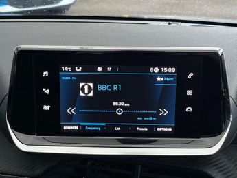 Peugeot 208 1.2 Puretech Active Premium  Plus Hatchback 5dr Petrol Eat Euro 