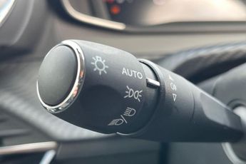 Peugeot 208 1.2 Puretech Active Premium  Plus Hatchback 5dr Petrol Eat Euro 