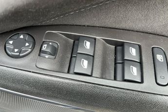 Vauxhall Crossland 1.2 Turbo Ultimate Suv 5dr Petrol Auto Euro 6 (s/s) (130 Ps)