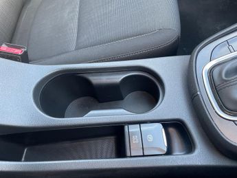 Hyundai Kona 1.6 H Gdi Se Connect Suv 5dr Petrol Hybrid Dct Euro 6 (s/s) (141