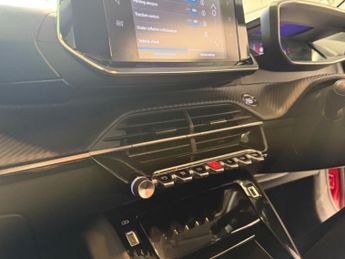 Peugeot 208 1.2 Puretech Allure Premium  Plus Hatchback 5dr Petrol Eat Euro 