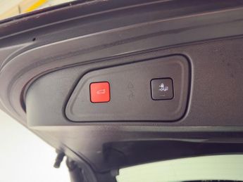 Peugeot 3008 SUV 1.5 Bluehdi Gt Premium Suv 5dr Diesel Eat Euro 6 (s/s) (130 Ps)