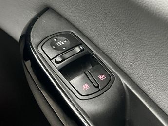 Vauxhall Corsa 1.4i Se Hatchback 5dr Petrol Auto Euro 6 (90 Ps)