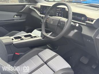 Vauxhall Grandland Electric 73kwh Ultimate Suv 5dr Electric Auto (213 Ps)