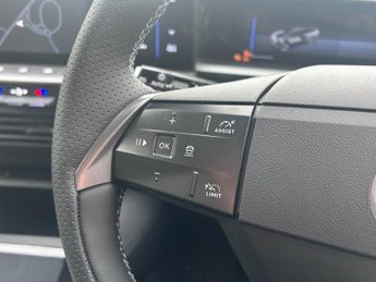 Vauxhall Grandland Electric 73kwh Ultimate Suv 5dr Electric Auto (213 Ps)