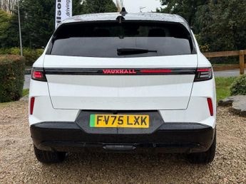 Vauxhall Grandland Electric 73kwh Ultimate Suv 5dr Electric Auto (213 Ps)