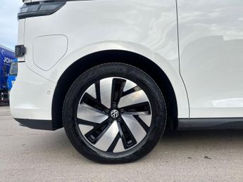 Volkswagen Id. Buzz Cargo Pro 77kwh Commerce Plus Panel Van 5dr Electric Auto (204 Ps)