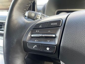 Hyundai Kona 64kwh Premium Suv 5dr Electric Auto (10.5kw Charger) (204 Ps)