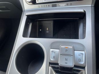 Hyundai Kona 64kwh Premium Suv 5dr Electric Auto (10.5kw Charger) (204 Ps)