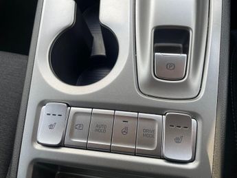 Hyundai Kona 64kwh Premium Suv 5dr Electric Auto (10.5kw Charger) (204 Ps)
