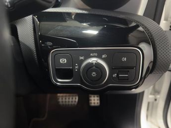 Mercedes Benz Cla 1.3 Cla180 Amg Line Coupe 4dr Petrol 7g Dct Euro 6 (s/s) (136 Ps