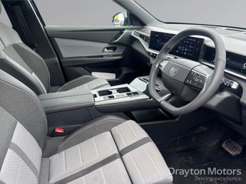 Vauxhall Grandland Electric 73kwh Ultimate Suv 5dr Electric Auto (213 Ps)