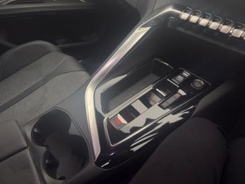 Peugeot 3008 SUV 1.2 Puretech Allure Premium  Plus Suv 5dr Petrol Eat Euro 6 (s/s