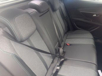 Peugeot 3008 SUV 1.2 Puretech Allure Premium  Plus Suv 5dr Petrol Eat Euro 6 (s/s