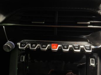 Peugeot 208 1.2 Puretech Allure Premium  Plus Hatchback 5dr Petrol Eat Euro 