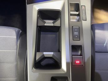 Vauxhall Grandland Electric 73kwh Ultimate Suv 5dr Electric Auto (213 Ps)