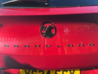 Vauxhall Grandland Hybrid 1.6 14.2kwh Ultimate Suv 5dr Petrol Plug In Hybrid Auto Euro 6 (