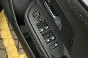 Vauxhall Mokka Electric 50kwh Ultimate Suv 5dr Electric Auto (136 Ps)