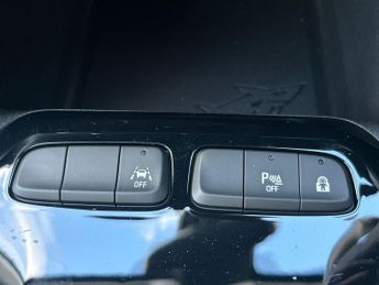 Vauxhall Corsa Electric 50kwh Design Hatchback 5dr Electric Auto (136 Ps)