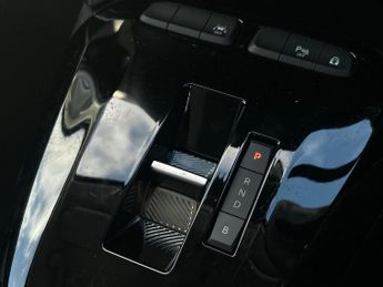 Vauxhall Corsa Electric 50kwh Design Hatchback 5dr Electric Auto (136 Ps)