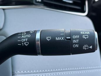 Land Rover Range Rover Evoque 2.0 D200 Mhev R Dynamic Se Suv 5dr Diesel Auto 4wd Euro 6 (s/s) 