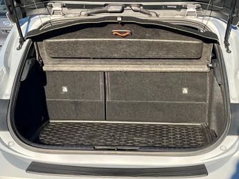 Toyota Corolla Hatchback 2.0 Vvt H Gpf Excel Hatchback 5dr Petrol Hybrid CVT Euro 6 (s/s)