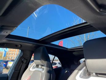 Toyota Corolla Hatchback 2.0 Vvt H Gpf Excel Hatchback 5dr Petrol Hybrid CVT Euro 6 (s/s)