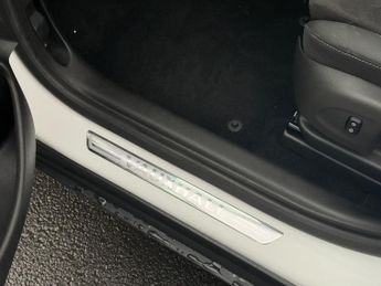 Vauxhall Crossland 1.5 Turbo D Ultimate Suv 5dr Diesel Auto Euro 6 (s/s) (120 Ps)