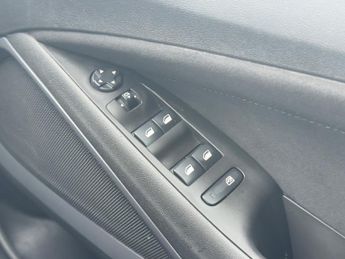 Vauxhall Crossland 1.5 Turbo D Ultimate Suv 5dr Diesel Auto Euro 6 (s/s) (120 Ps)