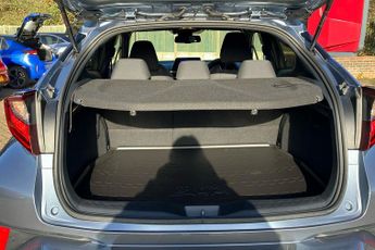 Toyota C Hr 2.0 Vvt H Gpf Design Suv 5dr Petrol Hybrid CVT Euro 6 (s/s) (184