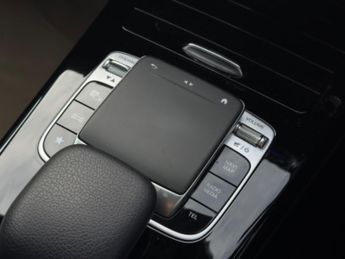 Mercedes Benz Cla 1.3 Cla200 Amg Line (premium) Coupe 4dr Petrol 7g Dct Euro 6 (s/