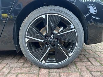 Peugeot E 308 54kwh Gt Hatchback 5dr Electric Auto (156 Ps)