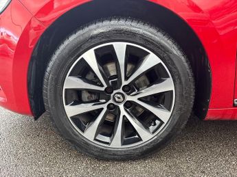 Renault Clio 1.0 Tce Iconic Hatchback 5dr Petrol CVT A7 Euro 6 (s/s) (90 Ps)