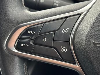 Renault Clio 1.0 Tce Iconic Hatchback 5dr Petrol CVT A7 Euro 6 (s/s) (90 Ps)