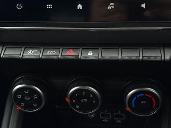 Renault Clio 1.0 Tce Iconic Hatchback 5dr Petrol CVT A7 Euro 6 (s/s) (90 Ps)