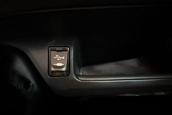 Toyota C Hr 1.8 Vvt H Excel Suv 5dr Petrol Hybrid CVT Euro 6 (s/s) (122 Ps)