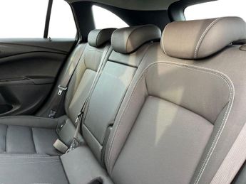 Vauxhall Astra Sports 1.4i Turbo Gpf Elite Nav Sports Tourer 5dr Petrol Auto Euro 6 (s