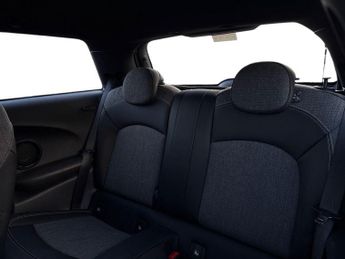 MINI Electric Hatch Cooper Se 32.6kwh Level 2 Hatchback 3dr Electric Auto (184 Ps)