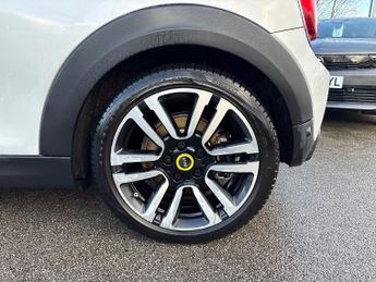 MINI Electric Hatch Cooper Se 32.6kwh Level 2 Hatchback 3dr Electric Auto (184 Ps)