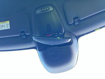 Volvo Xc40 2.0 B4 Mhev R Design Pro Suv 5dr Petrol Hybrid Auto Euro 6 (s/s)