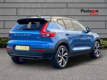 Volvo Xc40 2.0 B4 Mhev R Design Pro Suv 5dr Petrol Hybrid Auto Euro 6 (s/s)